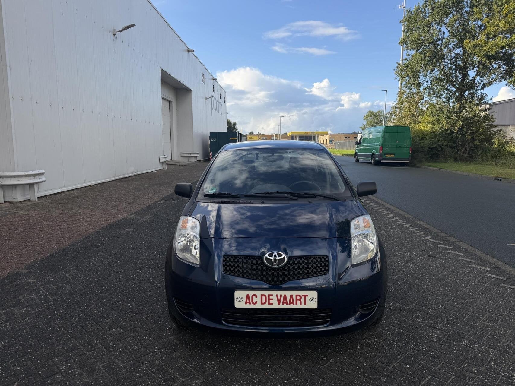 Toyota Yaris 1.0 VVTi Spirit - 5DEURS/1EIGENAAR/NAP, Auto's, Voorwielaandrijving, 750 kg, Blauw, 996 cc