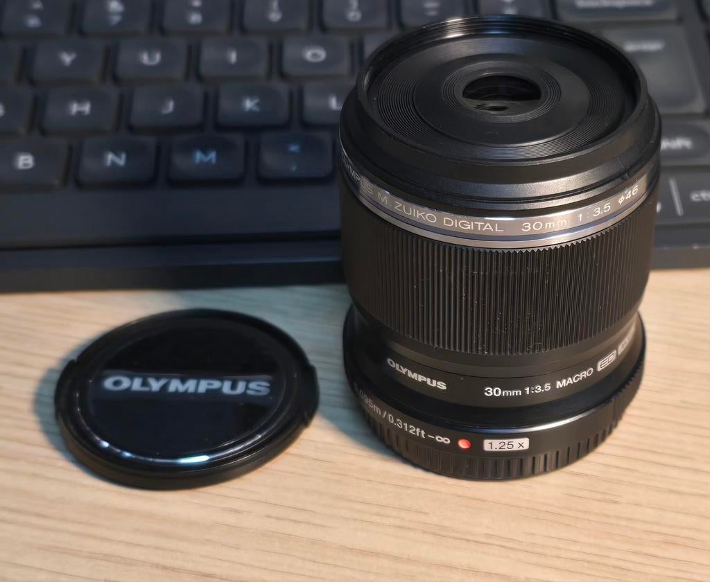 Olympus M.Zuiko Digital ED 30mm F/3.5 Macro lens, Ophalen of Verzenden, Zo goed als nieuw, Macrolens