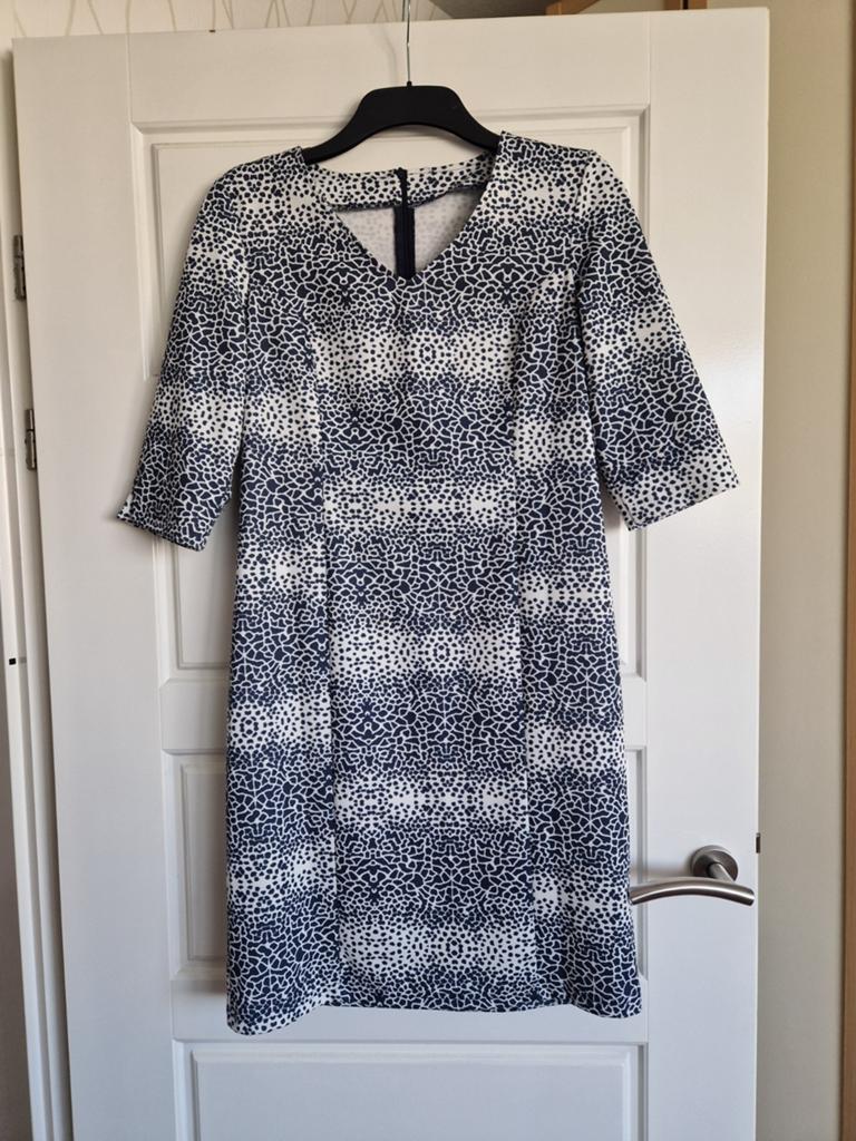 Te koop blauwe dames jurk, merk Gerry Weber, maat 42.
Het me, Kleding | Dames, Jurken, Blauw, Maat 42/44 (L), Ophalen of Verzenden