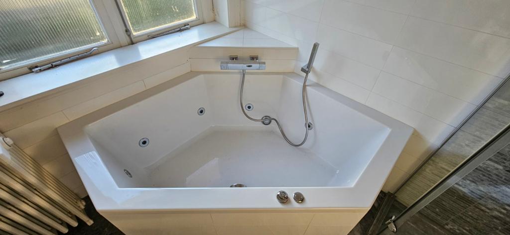 Luxueuze hoekwhirlpool, Ophalen, Bad
