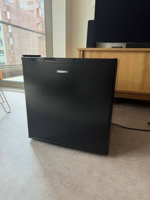 Tomado TFM4402B - Mini vriezer - 31 liter  (garantieperiode), Witgoed en Apparatuur, Minder dan 85 cm, Minder dan 60 cm, Zo goed als nieuw