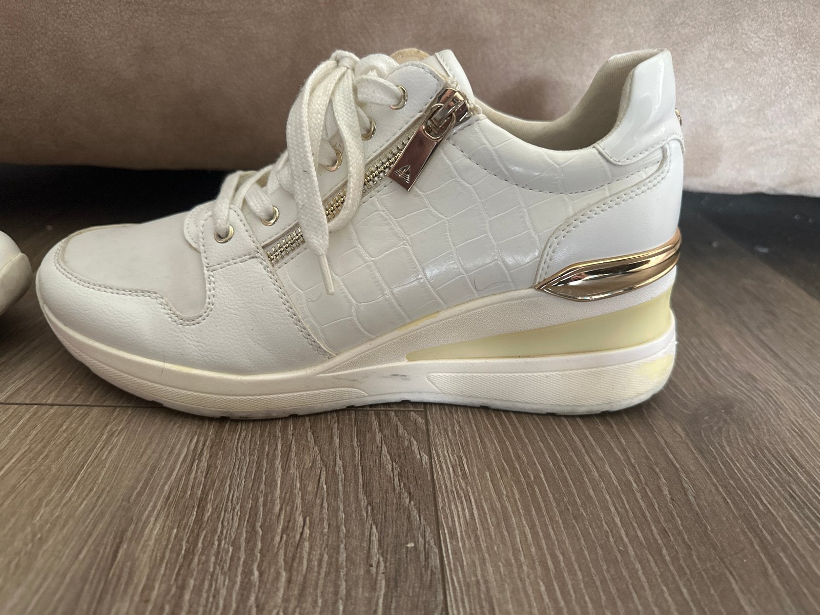 Witte Aldo sneakers met sleehak - Maat 40, Ophalen of Verzenden, Gedragen, Wit, Sneakers of Gympen