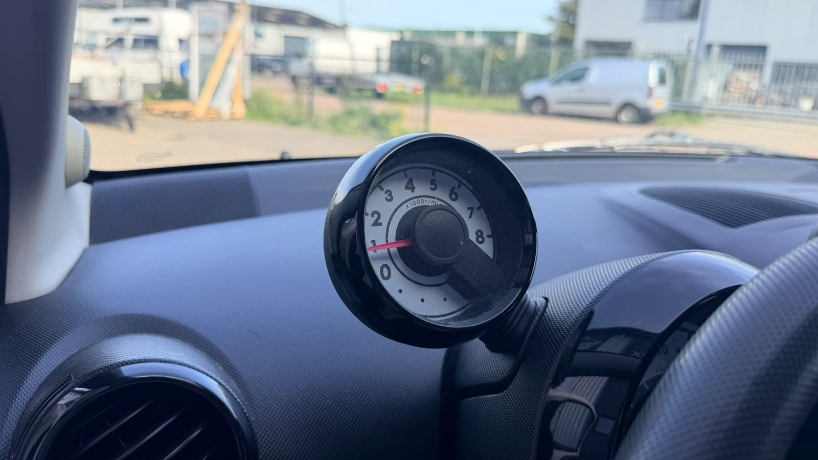 Foto 14 van Toyota Aygo 1.0-12V Dynamic Navigator - Airco - Elektrische