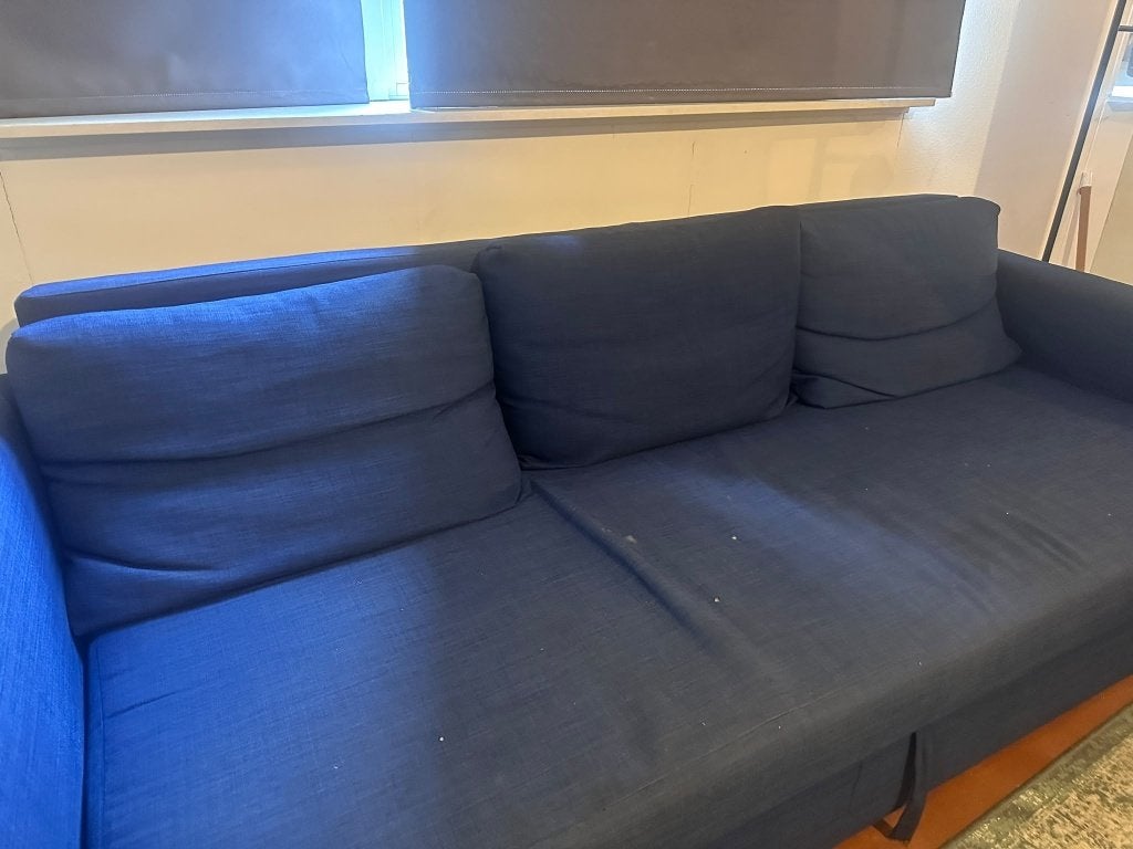 Foto 3 van GRATIS IKEA FRIHETEN 3-zits slaapbank in blauw.