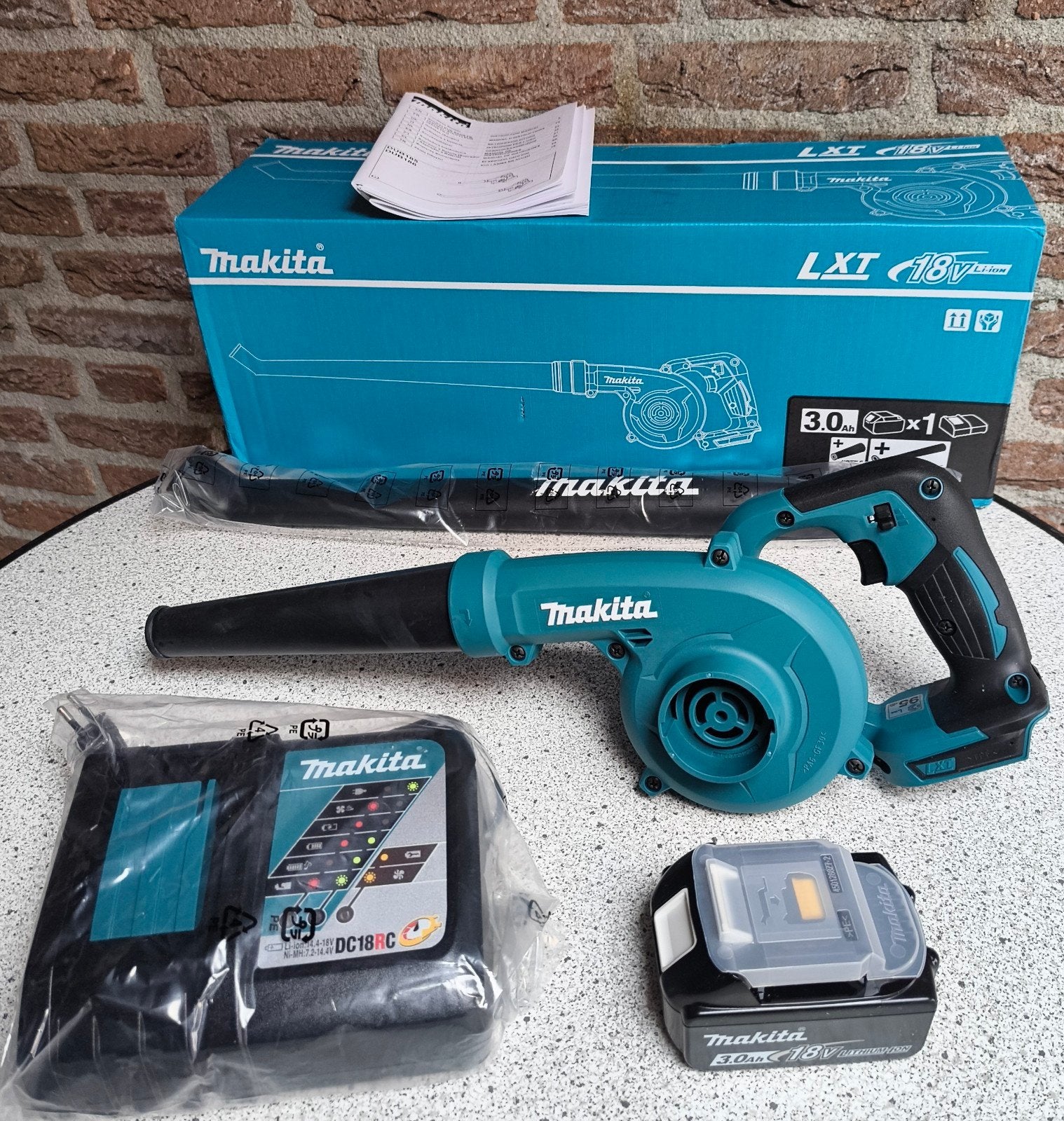 Makita DUB186 Bladblazer - Nieuw met 5.0Ah accu en lader, Ophalen of Verzenden, Nieuw