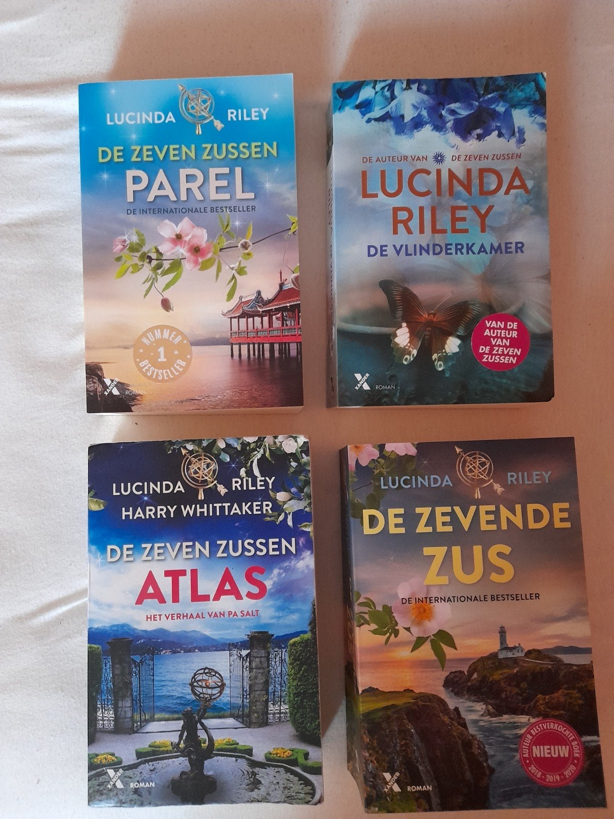 Lucinda Riley boeken: De Zeven Zussen, Vlinderkamer, Atlas, Ophalen of Verzenden, Zo goed als nieuw, Lucinda Riley, Nederland