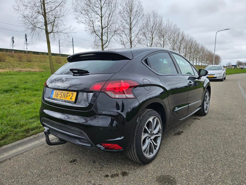 Citroën DS4 1.6 VTI Chic APK | NAVI | PARKEERSENS | INRUIL, Auto's, Citroën, Zwart, 4 cilinders, Zwart, Particulier