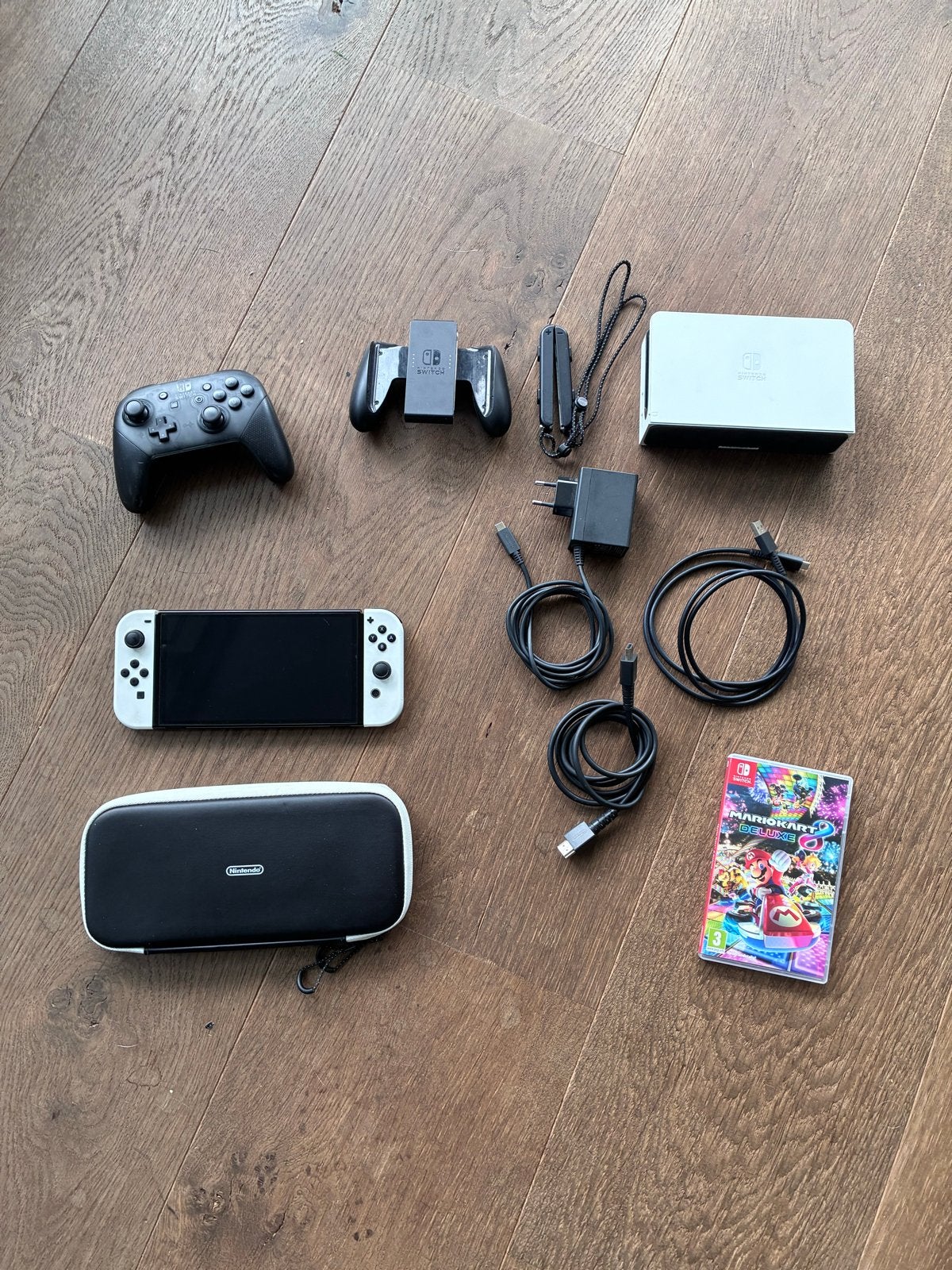 Nintendo Switch OLED met extra controller en Mario Kart 8, Switch OLED, Met games, Met 2 controllers, Ophalen of Verzenden