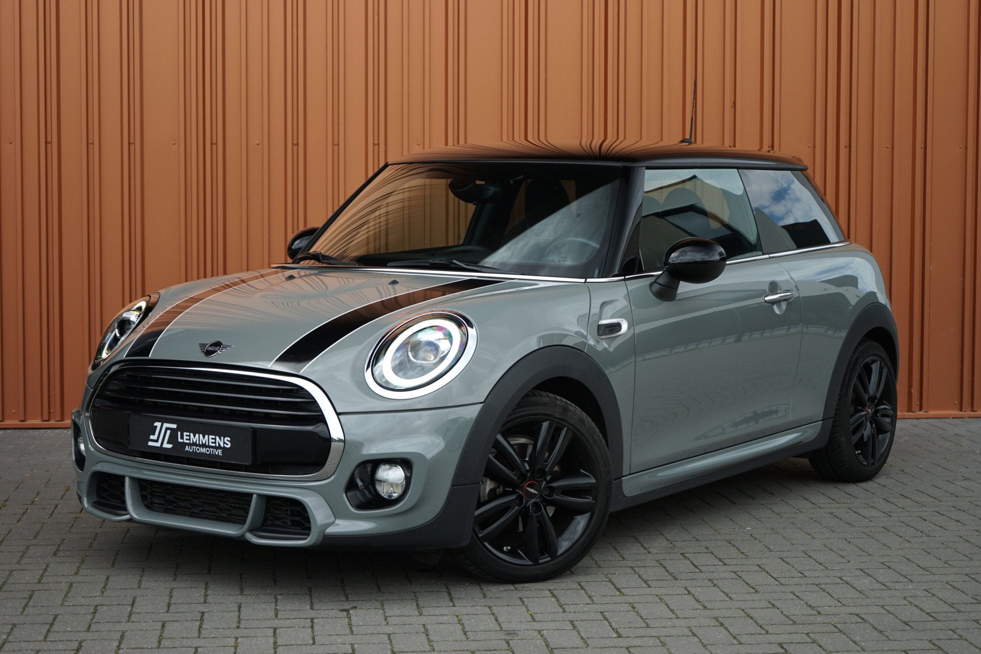 MINI Cooper JCW 1.5 Aut NL AUTO Sportstoelen Carplay Navi Sf, Auto's, Automaat, Dealer onderhouden, Gebruikt, Zwart