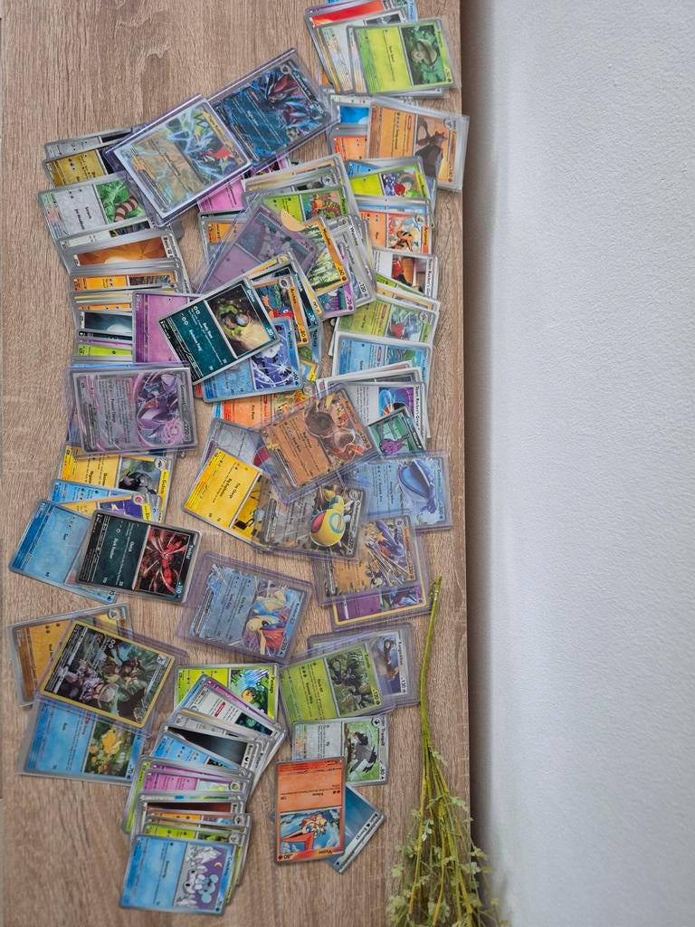 Bulk Pokémon kaarten JTG, Blk, White, Destined, Hobby en Vrije tijd, Verzamelkaartspellen | Pokémon, Gebruikt, Meerdere kaarten