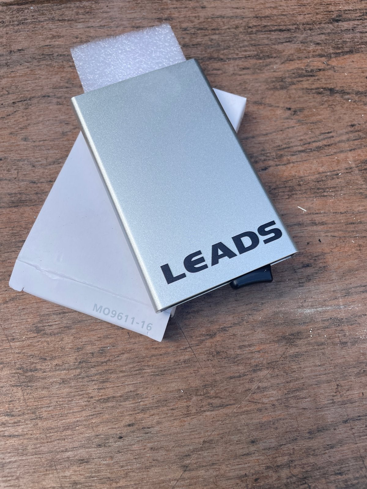 LEADS Pashouder - Zilverkleurig, Ophalen of Verzenden, Nieuw, Overige kleuren, Overige merken
