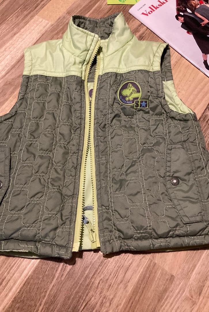 Bodywarmer, mt 104 jongen, Kinderen en Baby's, Ophalen of Verzenden, Zo goed als nieuw, Jongen, Trui of Vest