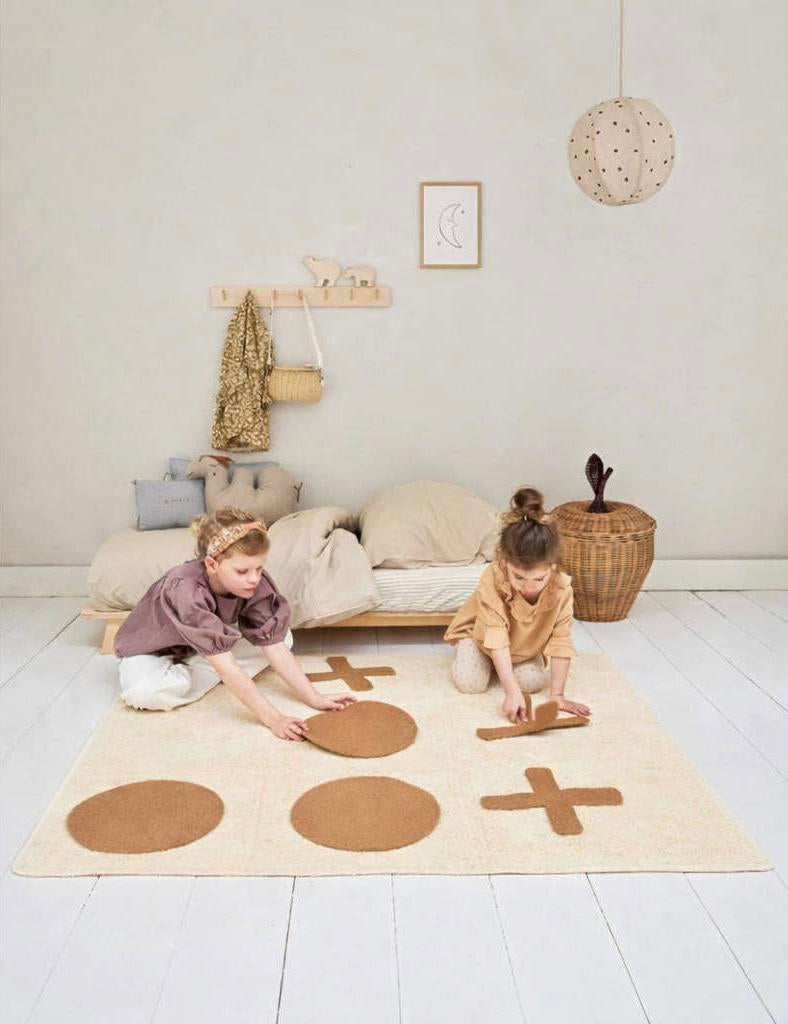 Vloerkleed Tic Tac Toe van Tapis Petit nu €59,95 | NIEUW!, Ophalen of Verzenden, Nieuw, Kleed of Kussen