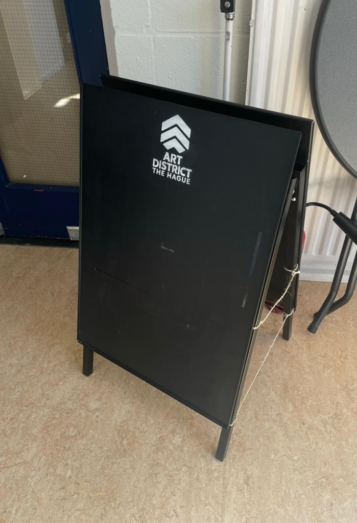 Uitklapbord zwart staal reclame terras menubord horeca, Ophalen, Zo goed als nieuw, Minder dan 100 cm, Minder dan 25 cm