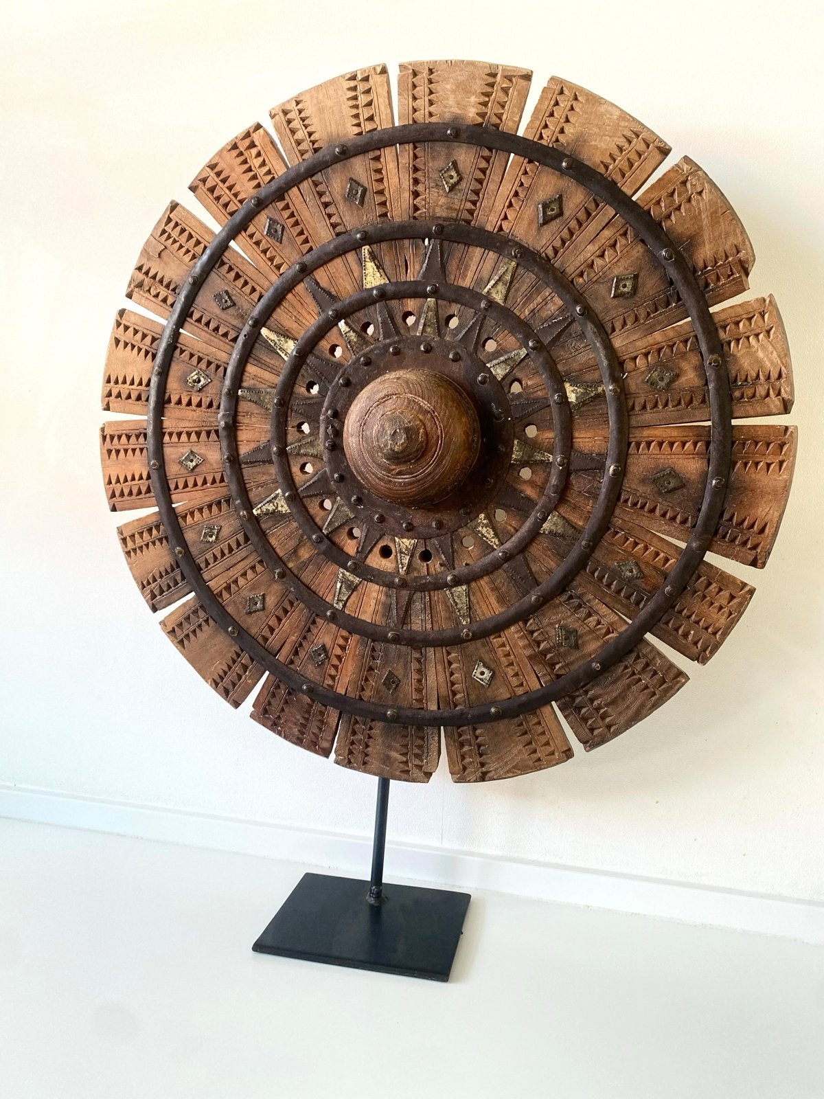 Decoratief houten wiel op standaard - Uniek kunstwerk, Ophalen of Verzenden
