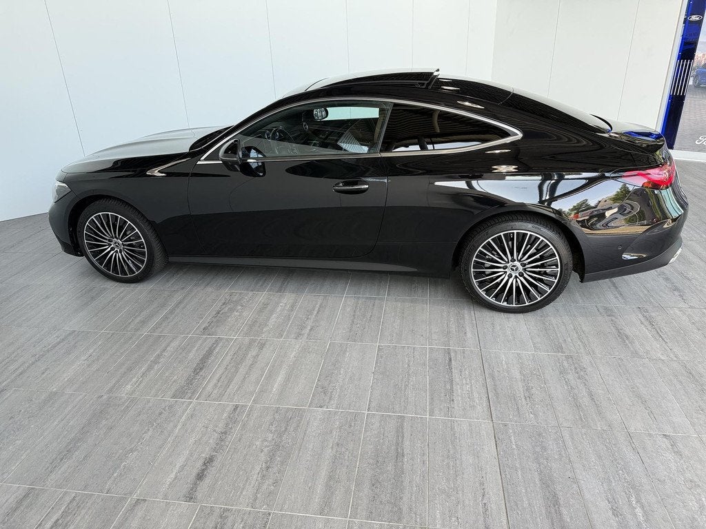 Mercedes-Benz CLE Coupé 300 e AMG Line | Memory | Panoramad, Auto's, Mercedes-Benz, Euro 6, 4 cilinders, 4 stoelen, Zwart