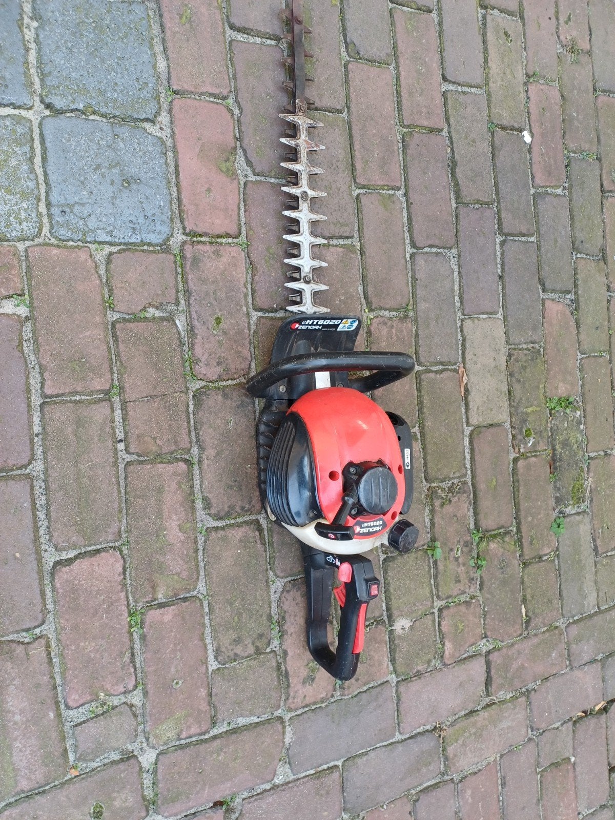 zenoah heggenschaar, Ophalen, Benzine