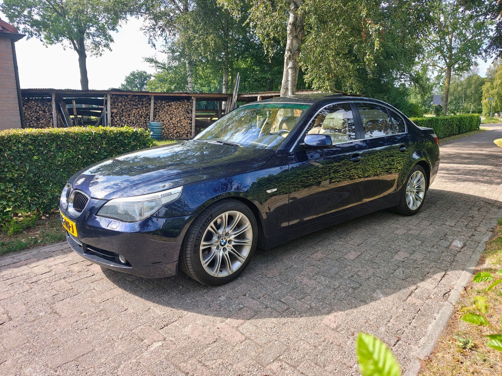 BMW E60 545i | Handgeschakeld! | 187.439 km| nieuwe APK, Achterwielaandrijving, 2000 kg, Blauw, Skiluik