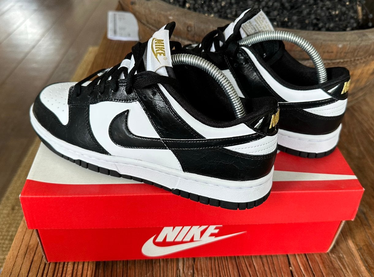 Nike dunk low SE world champ, Zwart, Ophalen of Verzenden, Sneakers of Gympen, Zo goed als nieuw