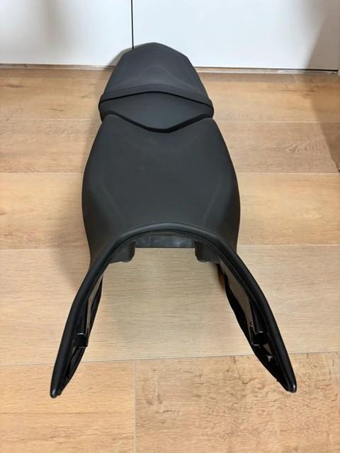 Originele zadelset KTM 1290 Super Duke R 2017-2019, Ophalen of Verzenden, Nieuw