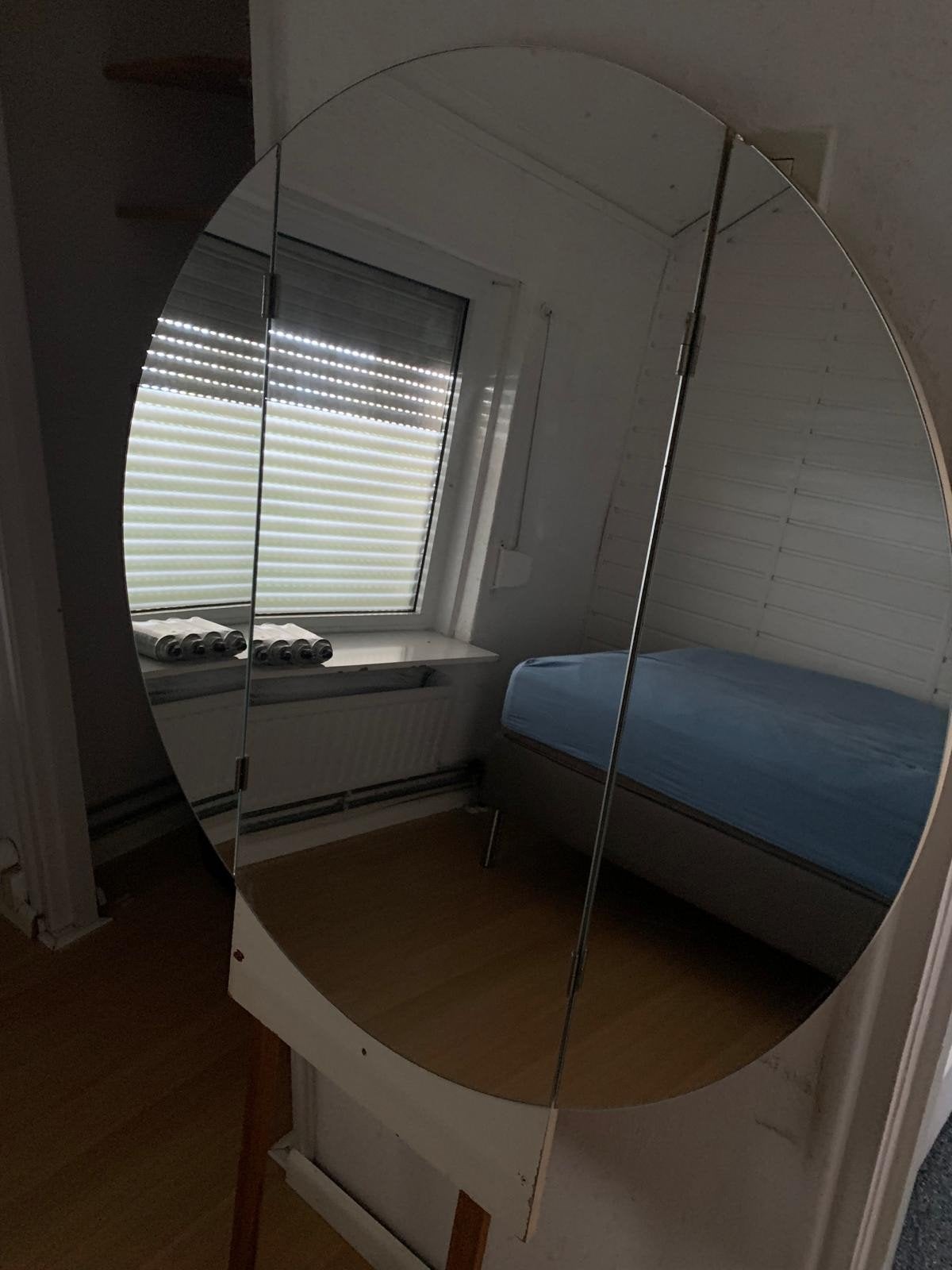 Vintage spiegel met twee deuren, Ophalen, Gebruikt, Rond, 75 tot 100 cm