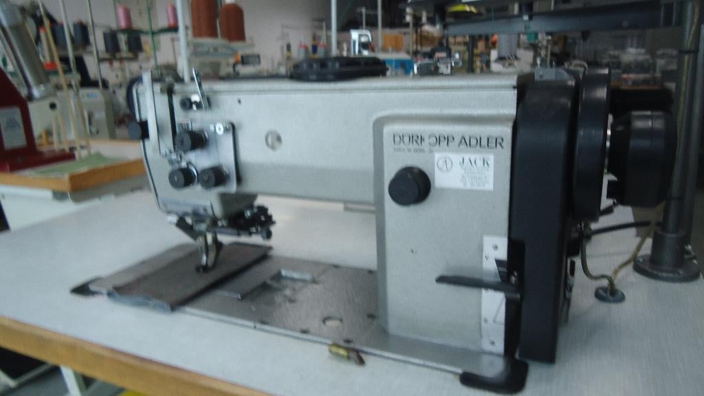 Industrie Naaimachine Adler 3 Voudig Transport Half aut.467, Overige merken, Gebruikt, Ophalen of Verzenden, Naaimachine