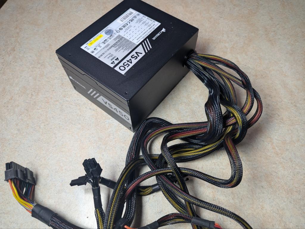 Corsair VS450 – 450W Voeding (goede staat), Ophalen of Verzenden, Zo goed als nieuw