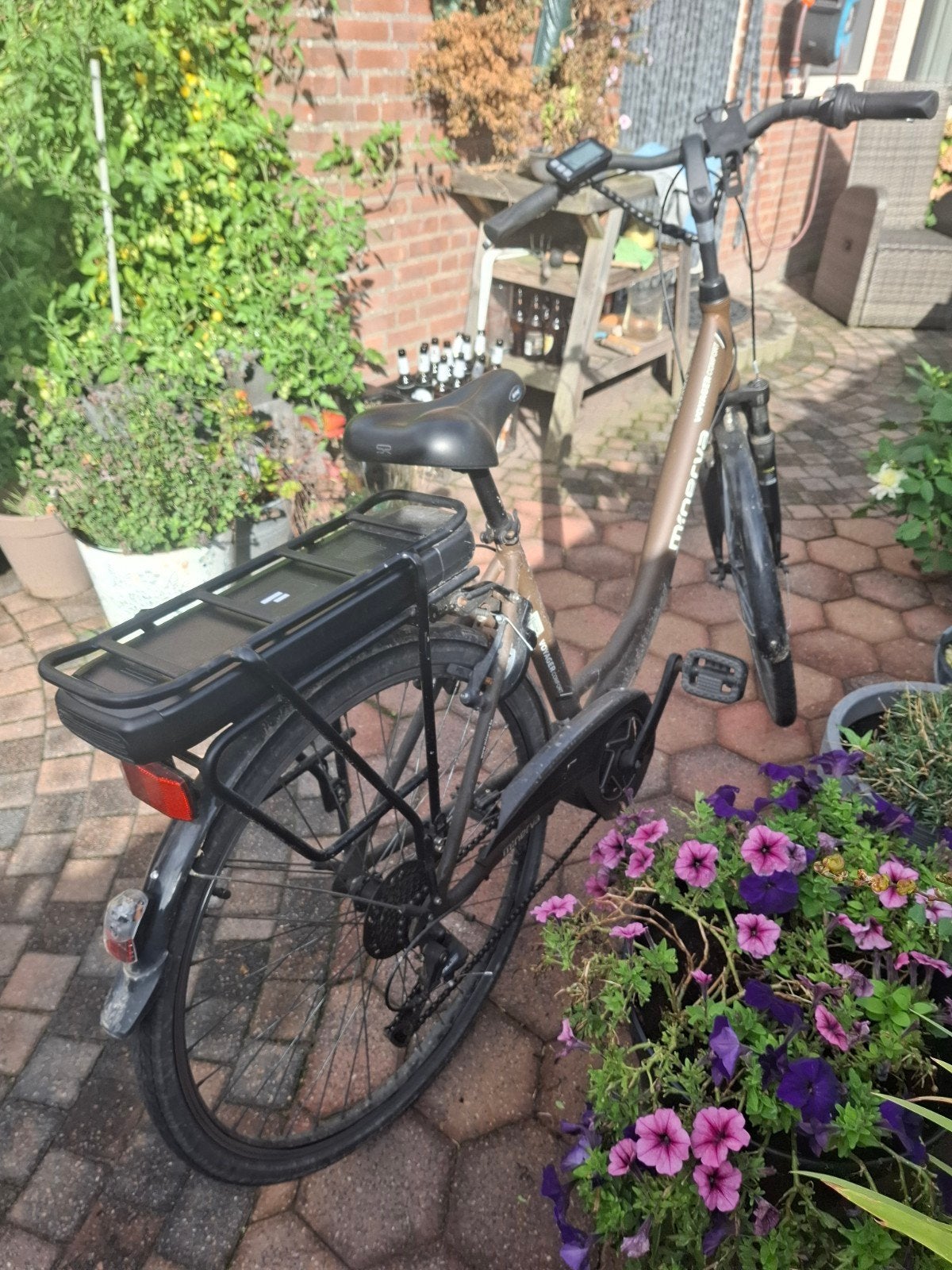 E bike bruin zeven versnellingen, nieuwe accu merk minerva., Ophalen, Gebruikt, Overige merken