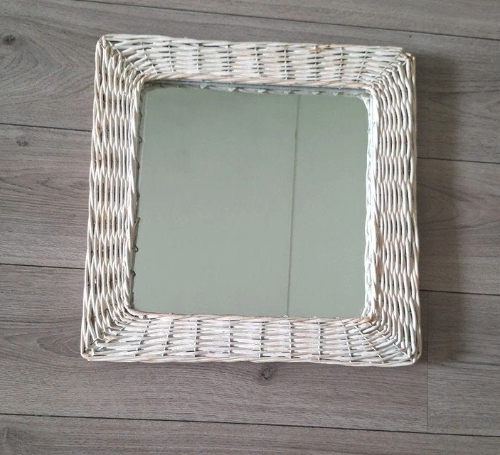 Witte rotan spiegel 45 cm landelijk brocante, Minder dan 50 cm, Vierkant, Ophalen of Verzenden, Zo goed als nieuw