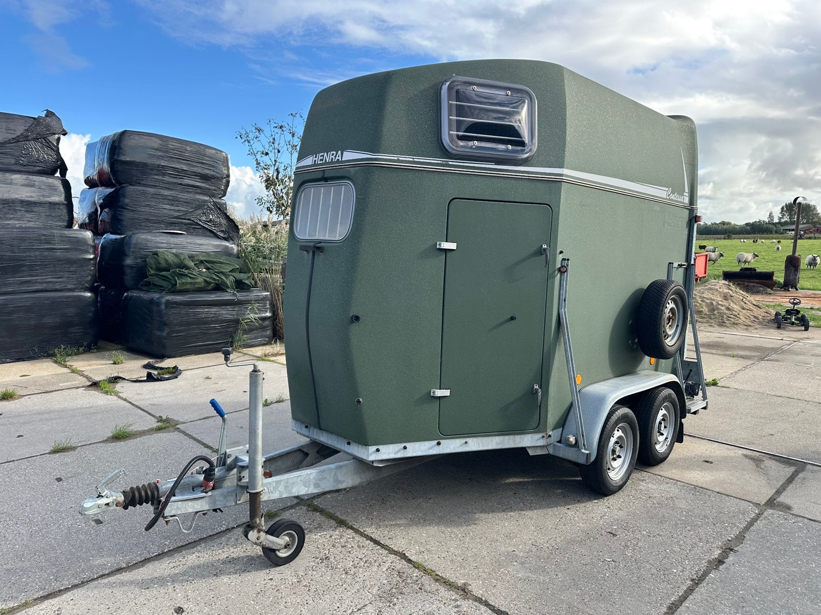 Henra Contessa 2 paards trailer paardentrailer, Ophalen, Gebruikt, Polyester, 2-paards trailer