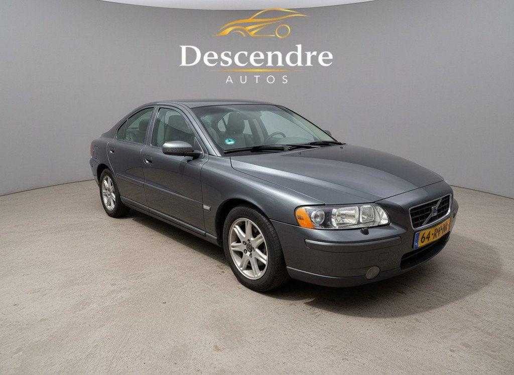 Volvo S60 2.4 Edition 140pk apk tot 18-02-2027 (bj 2005), Auto's, Volvo, Voorwielaandrijving, Gebruikt, Electronic Stability Program (ESP)