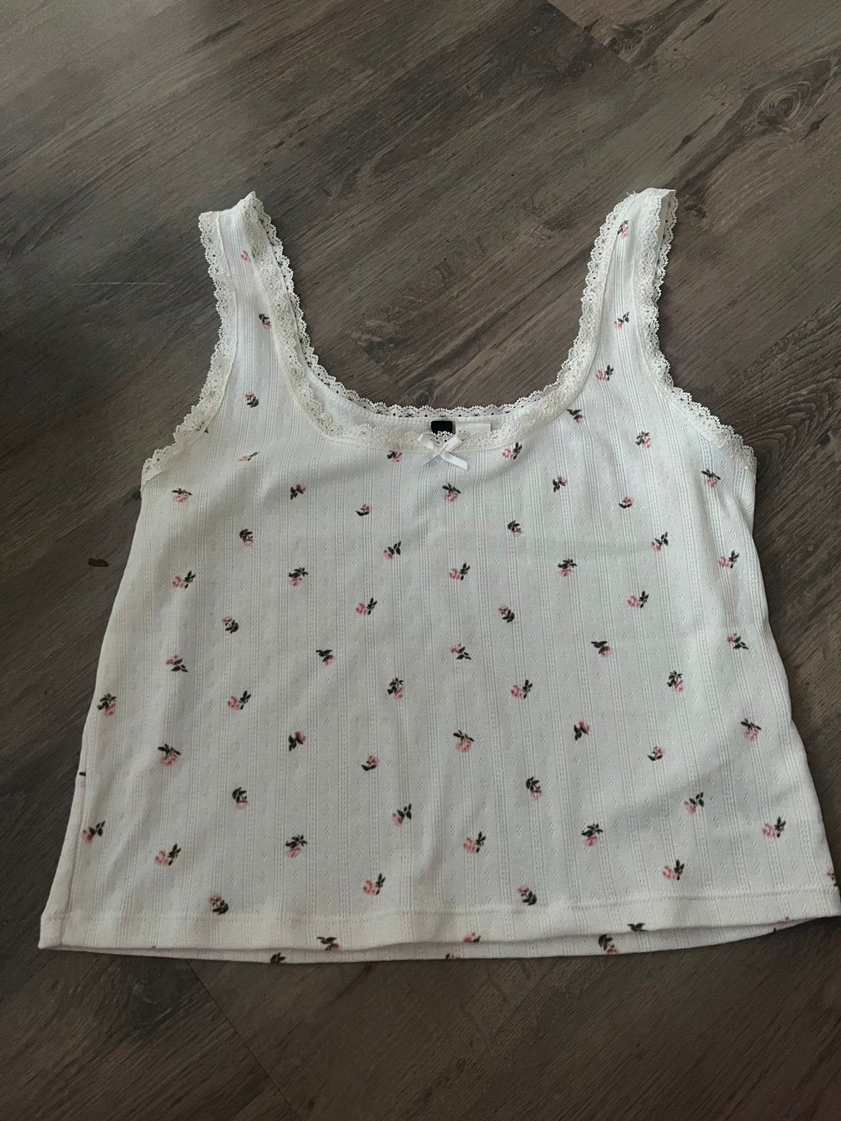 Romantisch hempje beetje crop met kant en bloemen mt L izgs, Ophalen of Verzenden, Zo goed als nieuw, Maat 38/40 (M), Korte mouw