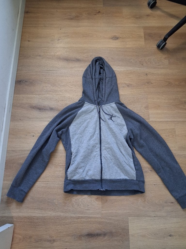 Comfortabele Jordan hoodie grijs - Maat M, Maat 48/50 (M), Ophalen of Verzenden, Grijs, Gedragen