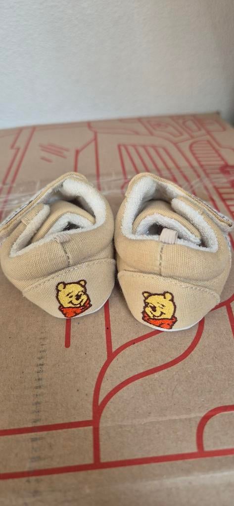 Winy the poo slofjes 17/18, Kinderen en Baby's, Babykleding | Schoentjes en Sokjes, Ophalen of Verzenden, Jongetje of Meisje, Slofjes