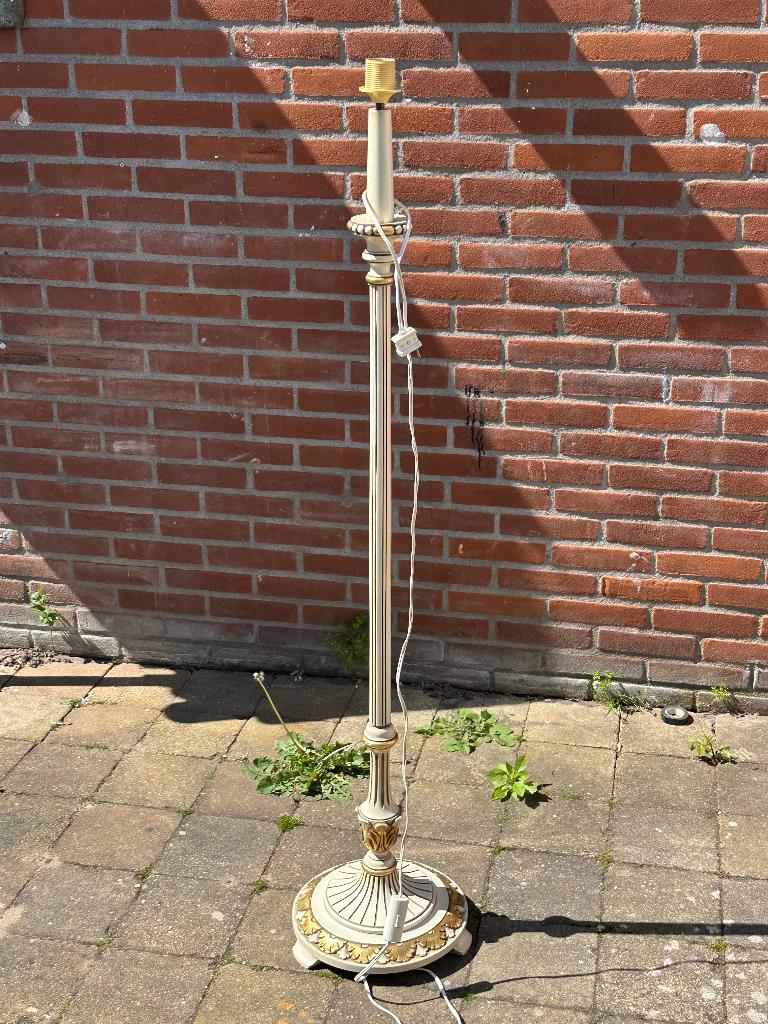 VINTAGE:PRACHTIGE STAANDE SCHEMERLAMPVOET van HOUT, Huis en Inrichting, Lampen | Vloerlampen, Gebruikt, 100 tot 150 cm, Ophalen of Verzenden