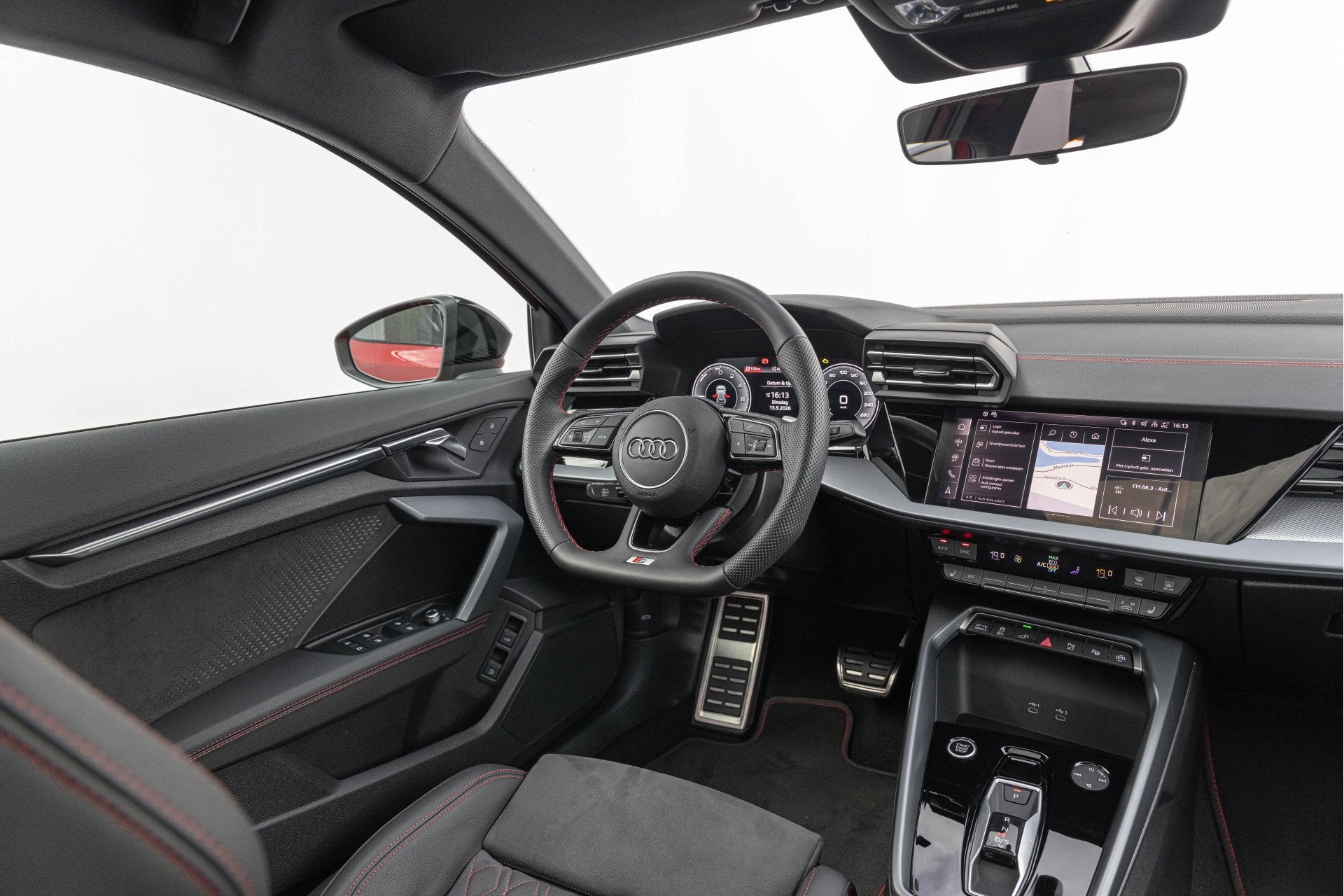 Audi A3 Sportback 45 TFSI e S edition Competition Pano S-sto, 4 cilinders, Hybride Elektrisch/Benzine, Te koop, 83 km/l