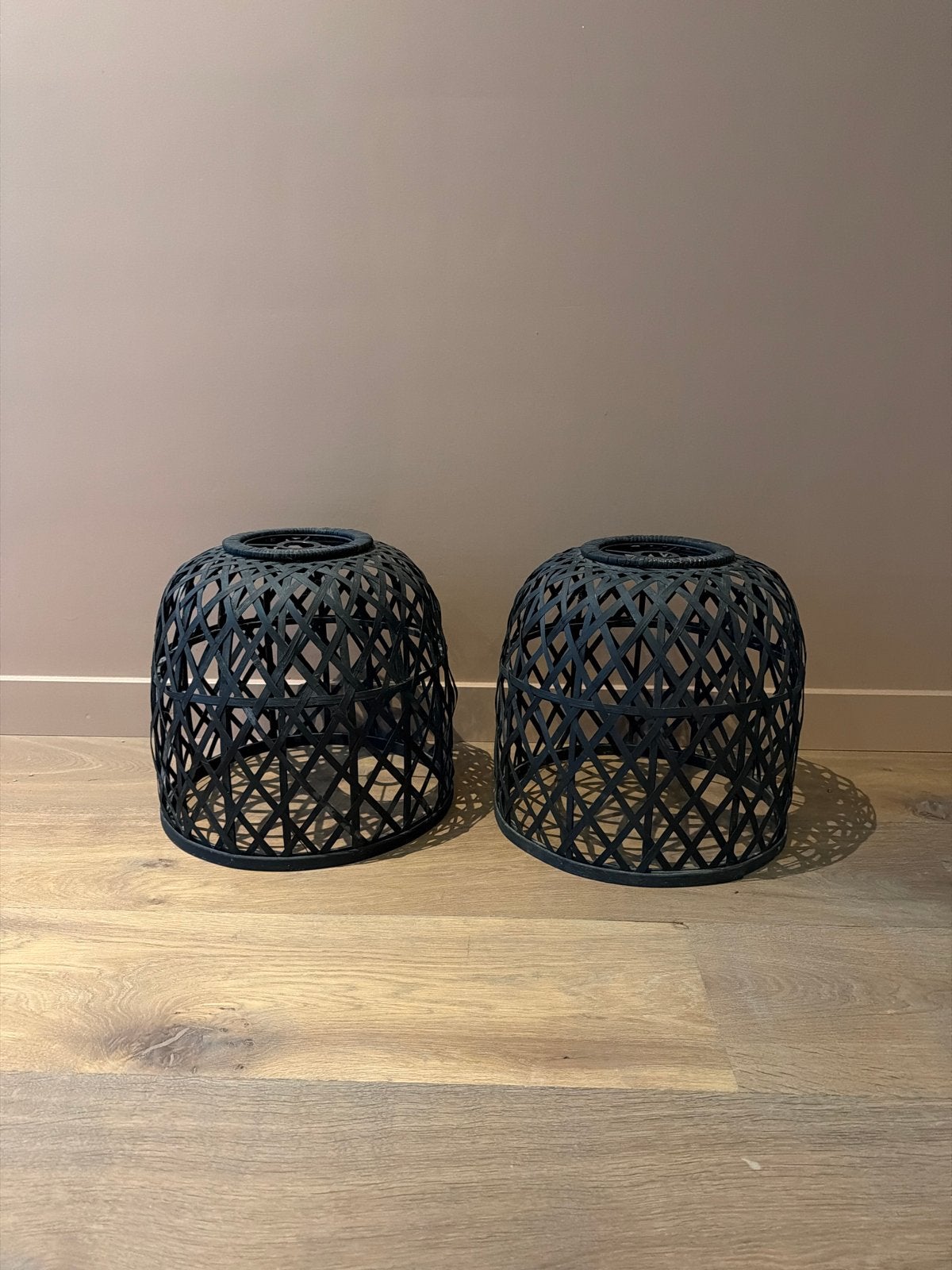 Twee rotan lampenkappen - Zo goed als nieuw, Huis en Inrichting, Natuurlijk materiaal, Zwart, Rond, Zo goed als nieuw