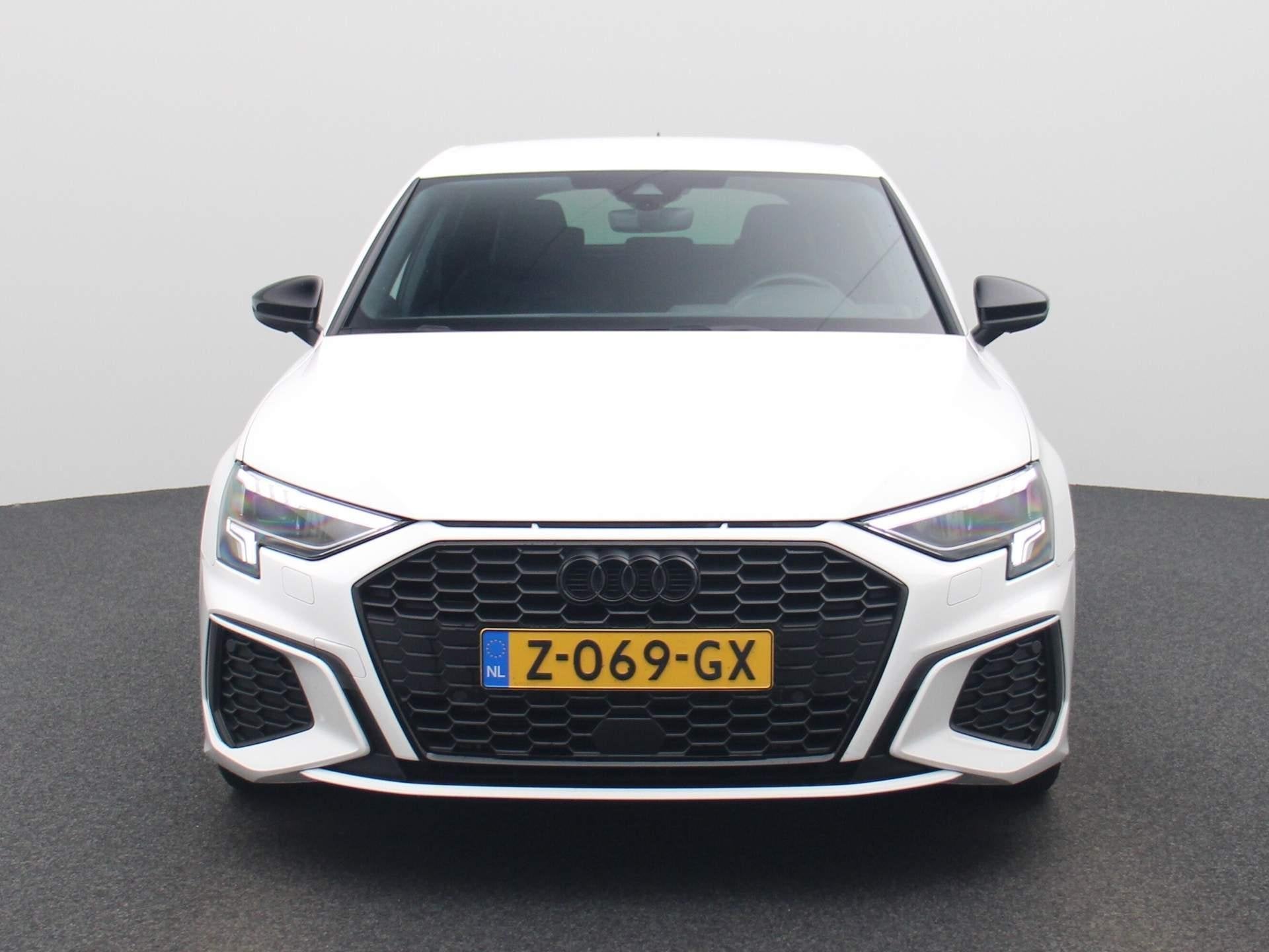 Audi A3 Sportback 30 TFSI S edition | Navigatie | Airco | 19, Auto's, 12 maanden, Leder en Stof, Wit, Bedrijf