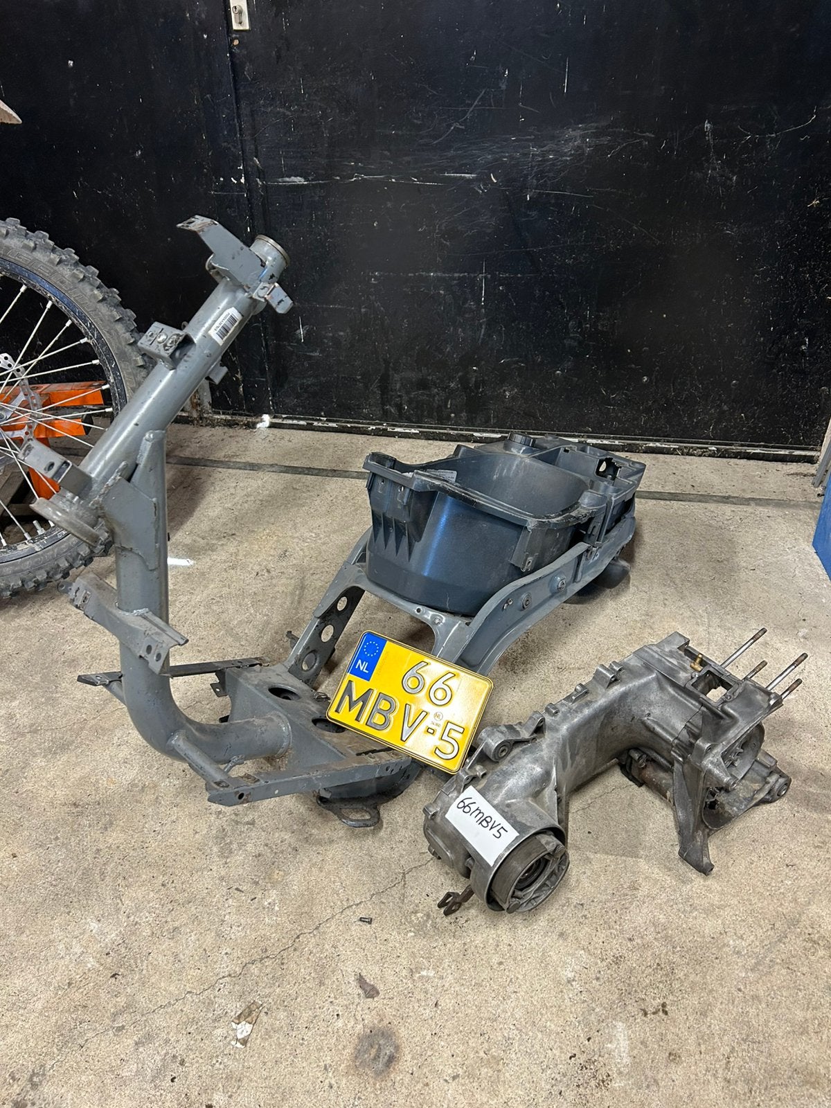 Piaggio zip 125cc a1 frame inclusief bijbehorende carters, Ophalen of Verzenden