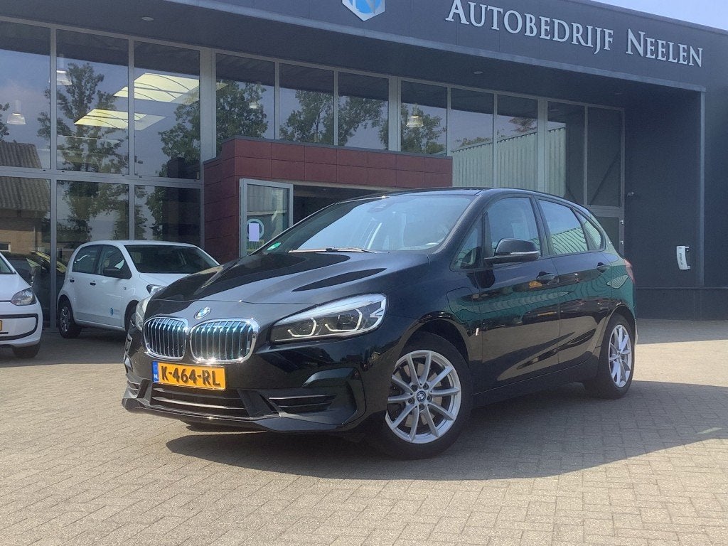 Bmw 2-SERIE ACTIVE TOURER 225 XE i-performance plug in hybri, Auto's, 136 pk, Gebruikt, Euro 6, Zwart