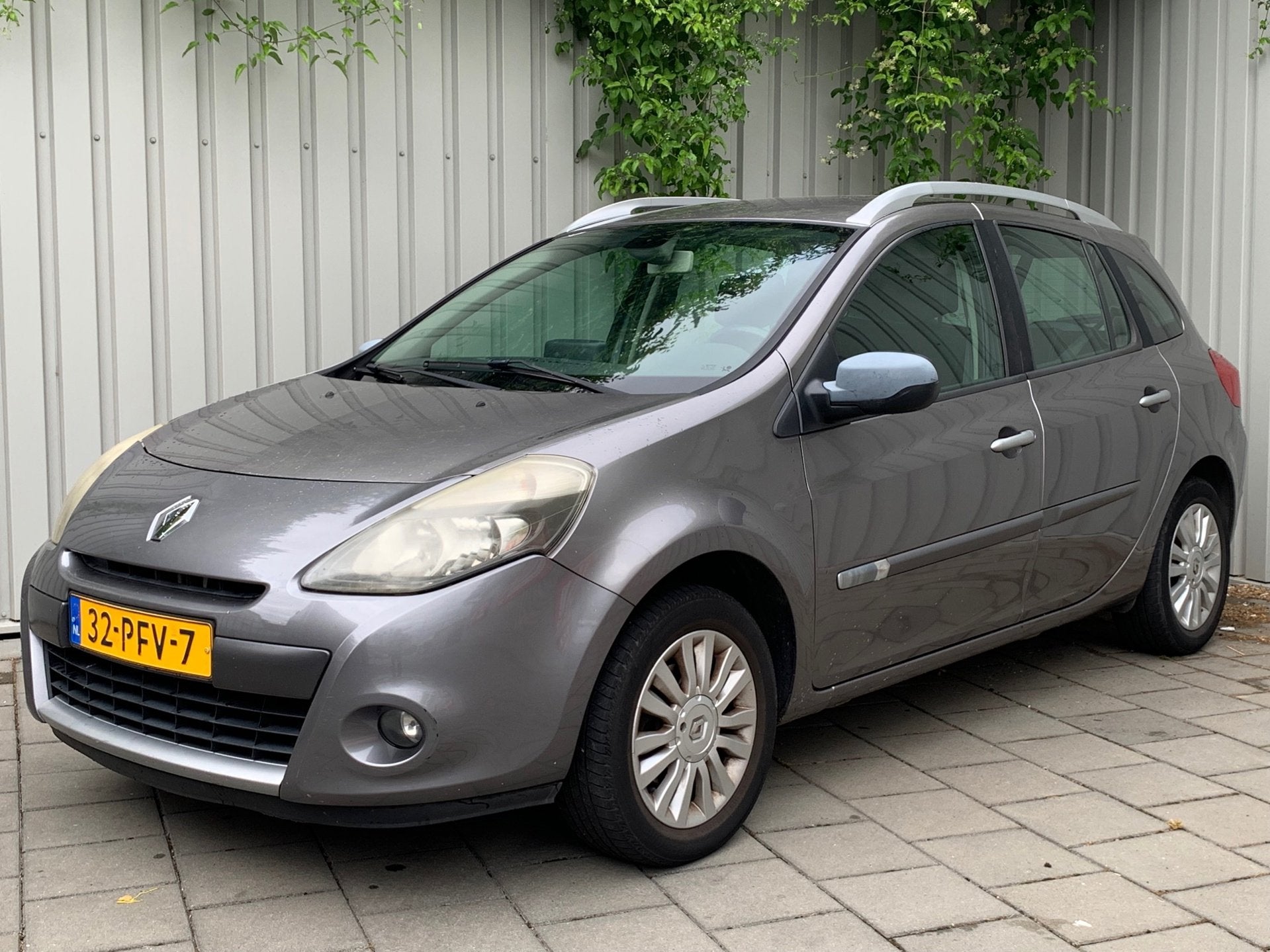 Renault Clio Estate 1.2 TCE Collection|Navigatie|Climate Con, Auto's, Voorwielaandrijving, Gebruikt, Zwart, 4 cilinders