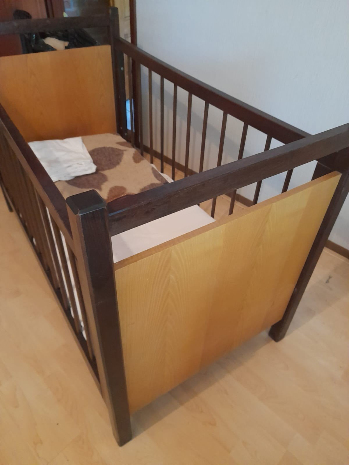 Ledikant van hout., Kinderen en Baby's, Ophalen, Gebruikt, Ledikant