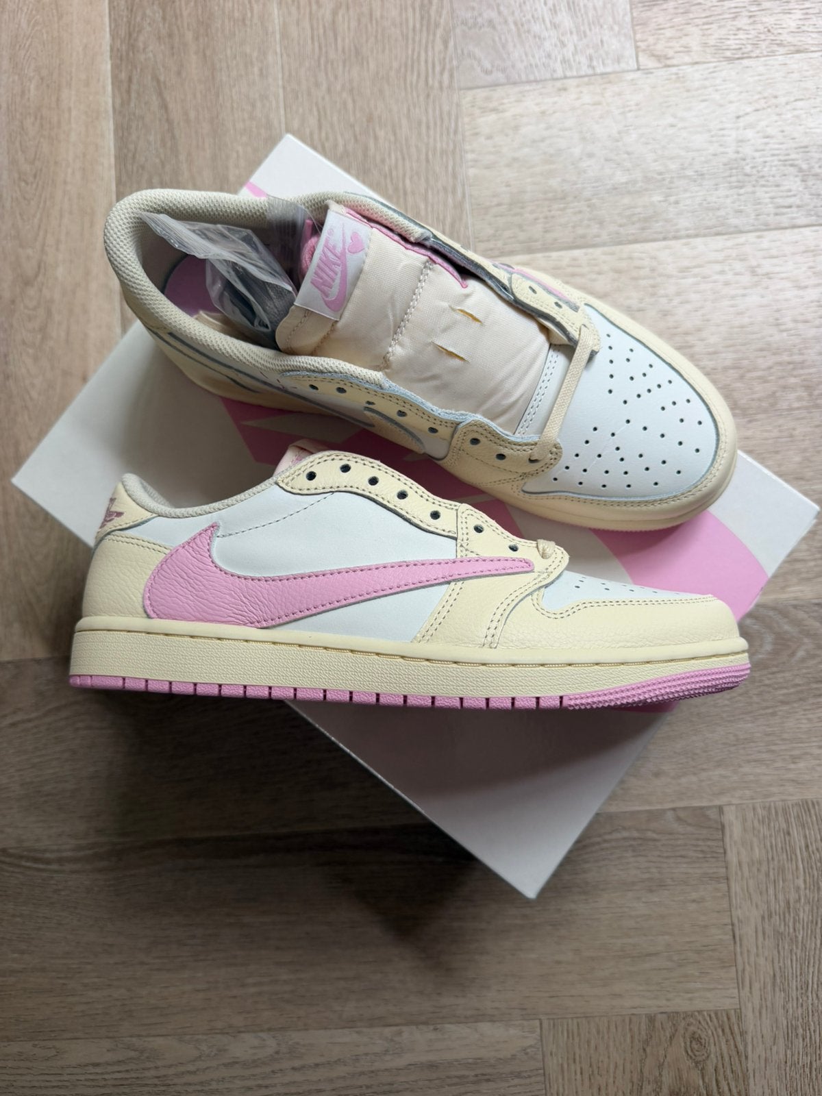 Jordan low travis scott 41, Ophalen of Verzenden, Nieuw, Sneakers of Gympen