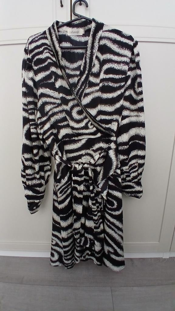 Zwart-wit zebraprint wikkeljurk van Keesje, Maat 38/40 (M), Keesje, Zwart, Ophalen of Verzenden