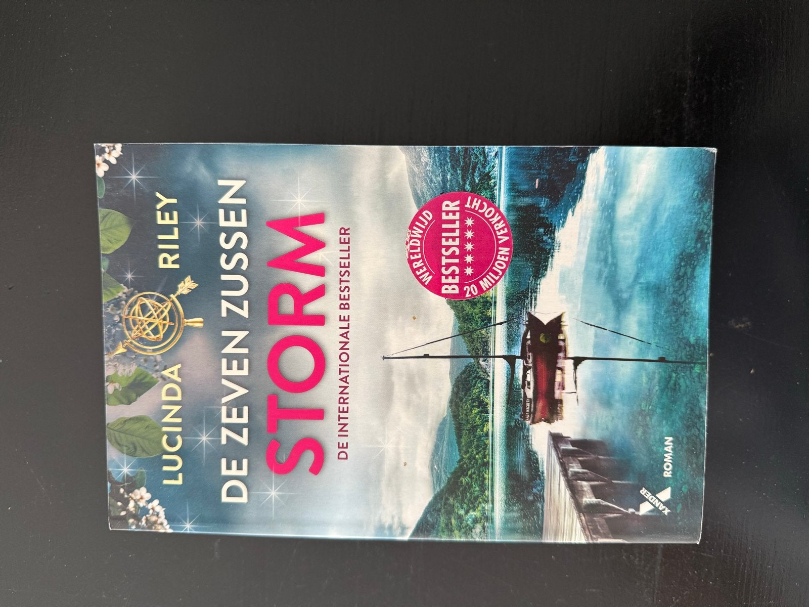 Lucinda Riley Boeken - De Zeven Zussen Serie en meer, Ophalen of Verzenden, Gelezen, Nederland