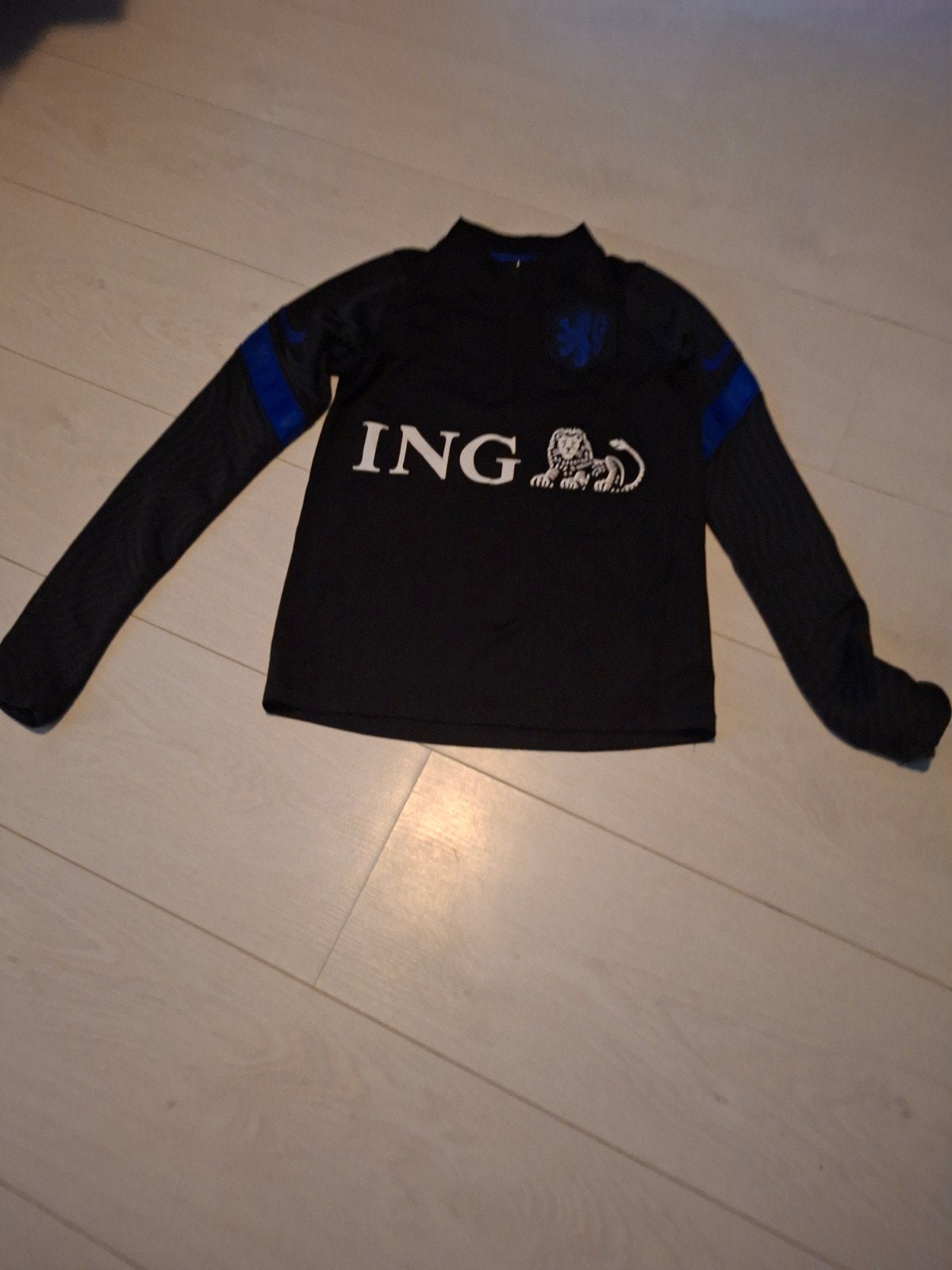 Nike Oranje Trainingsshirt - Maat 128-137 cm, Jongen of Meisje, Ophalen of Verzenden, Zo goed als nieuw, Shirt of Longsleeve