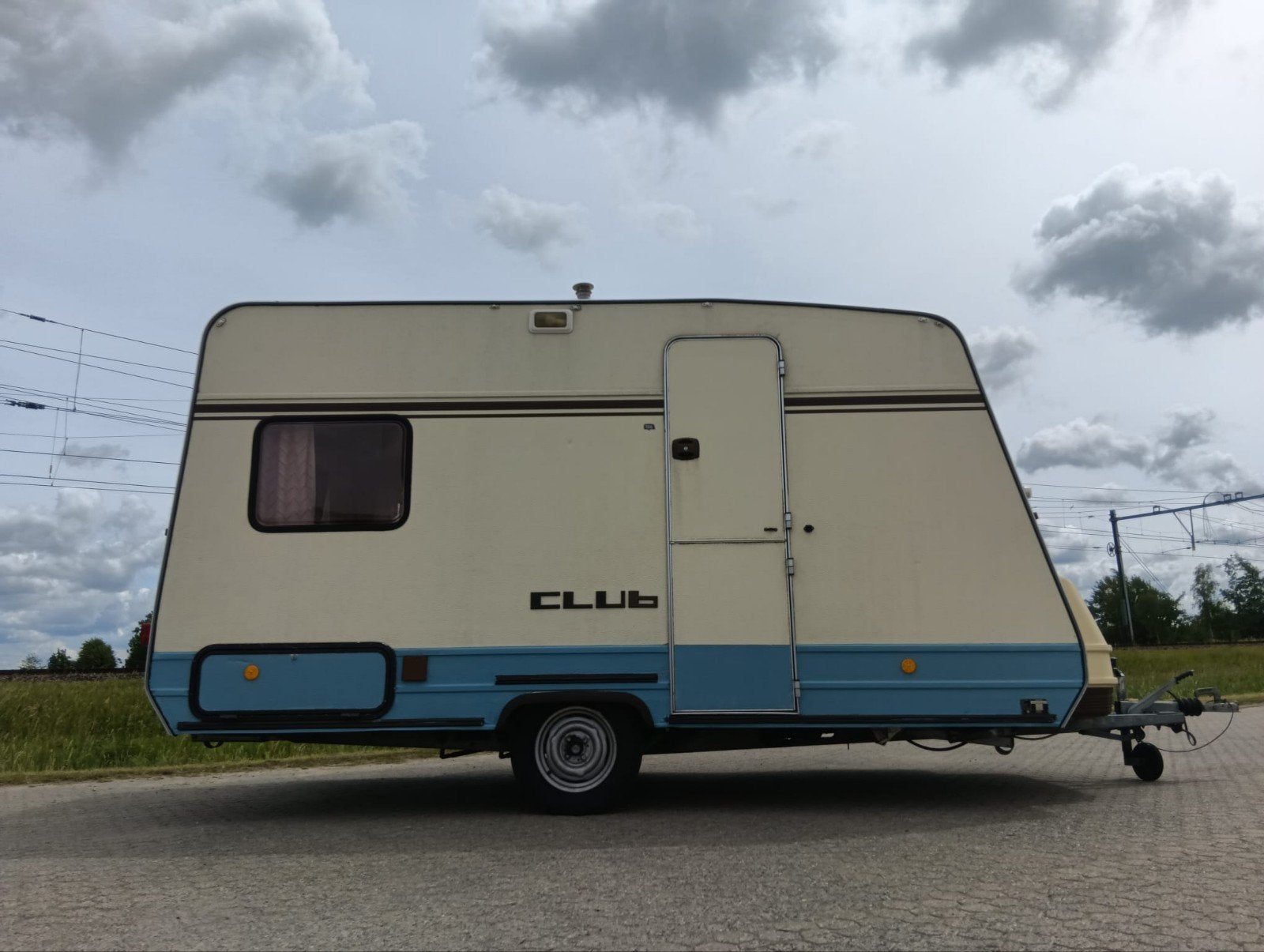 Bustner caravan voor 4 personen incl voortent, Caravans en Kamperen, Particulier, Bürstner, 500 - 750 kg, Tot en met 4