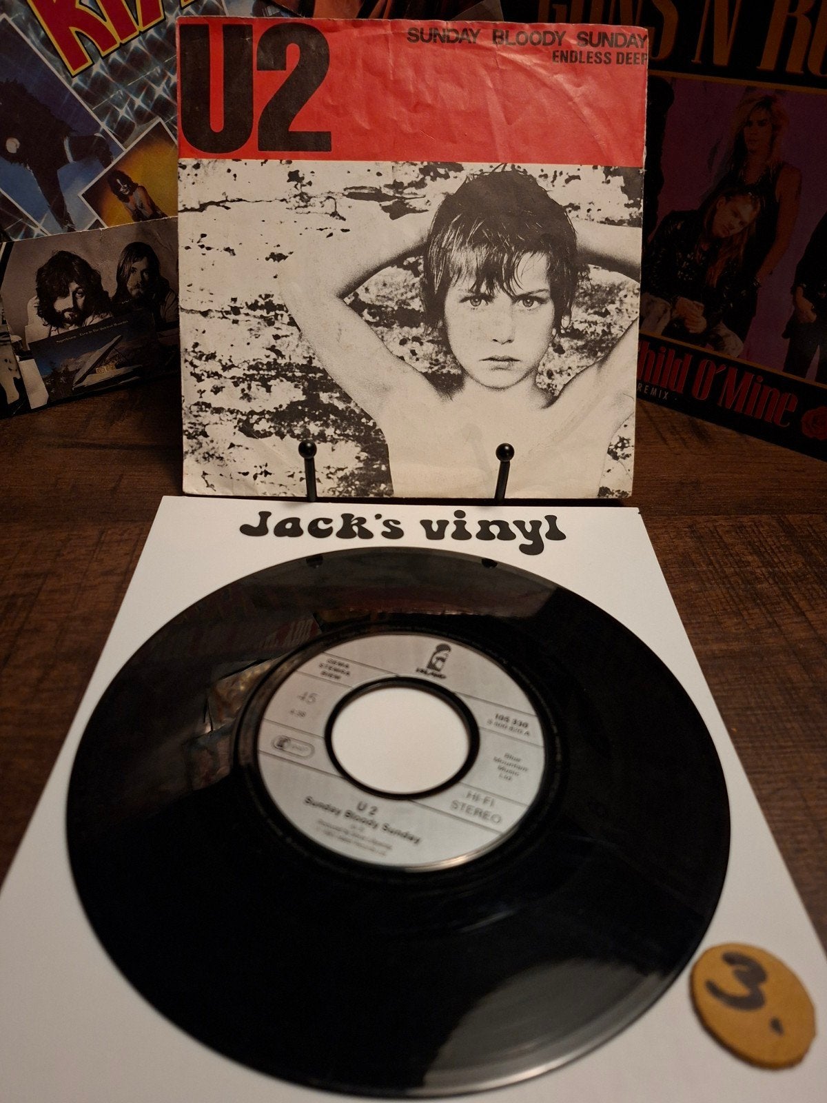 U2 - Sunday Bloody Sunday (7 inch vinyl single)1985/3, Gebruikt, 7 inch, Ophalen of Verzenden, Beschermende buitenhoes