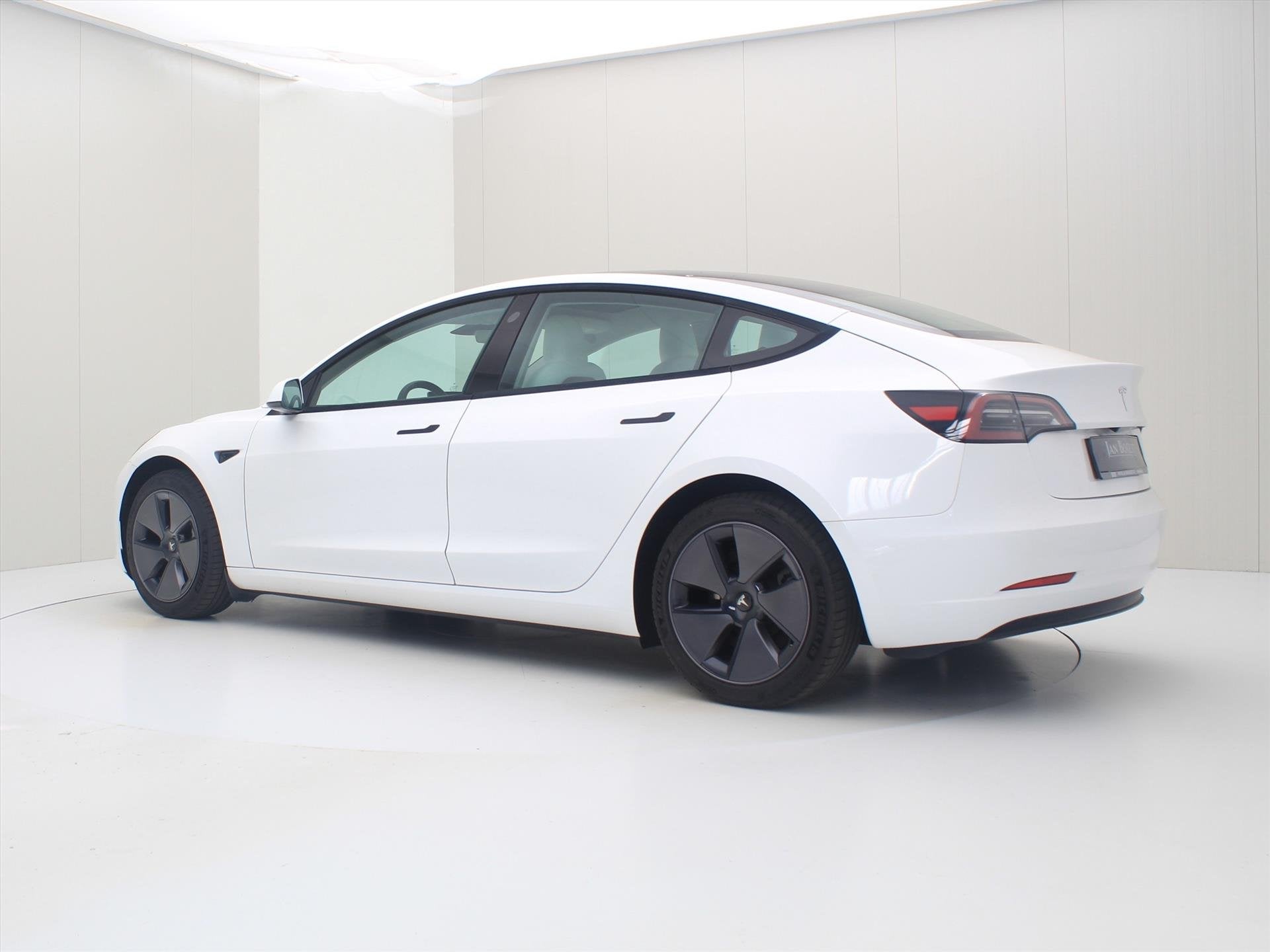 Foto 3 van Tesla Model 3 Standard RWD Plus UPGRADE 94.6% SoH [ RYZEN+WI