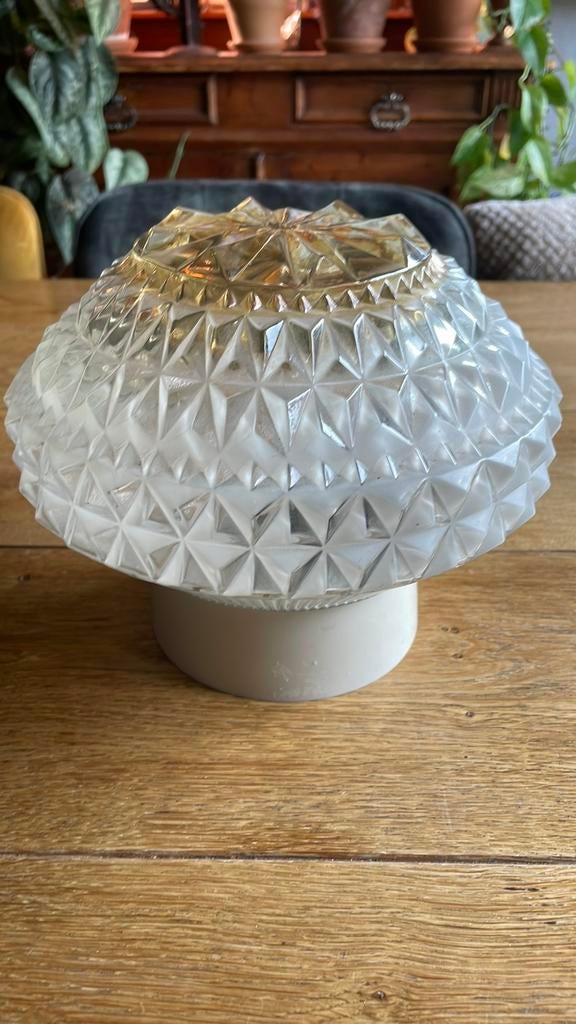 Vintage mid century amber glas plafoniere in mooie staat., Huis en Inrichting, Lampen | Plafondlampen, Zo goed als nieuw, Glas